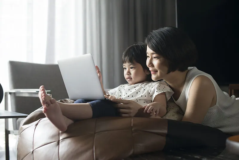 904452534_Parent_Technology_Use_Being_A_Role_Model